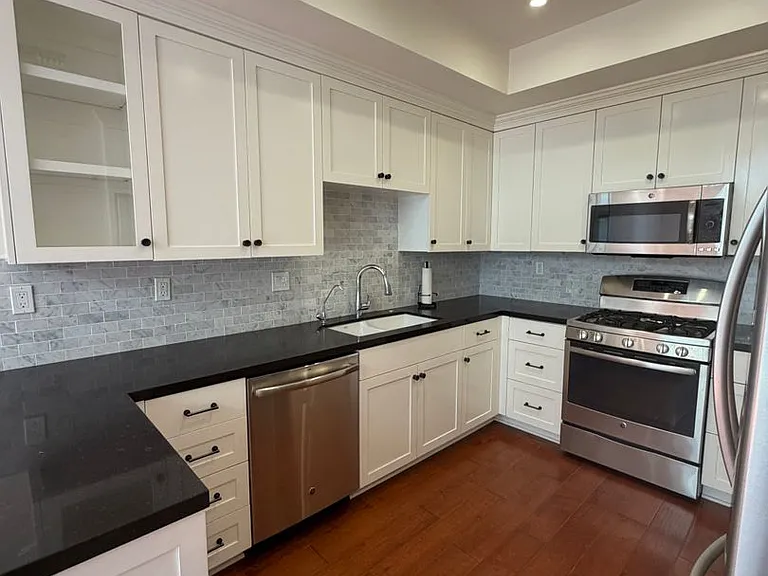 1734 N Verdugo Rd #6 — Photo 17
