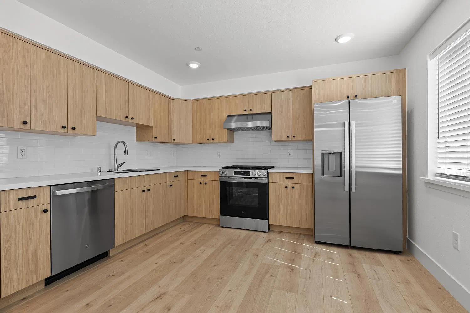 107 B St — Photo 1