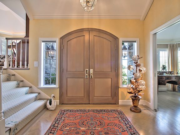 3rd image of 300 La Cuesta Dr