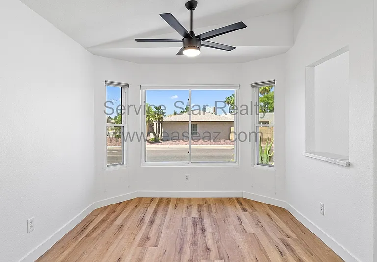 6802 E Paradise Ln — Photo 10