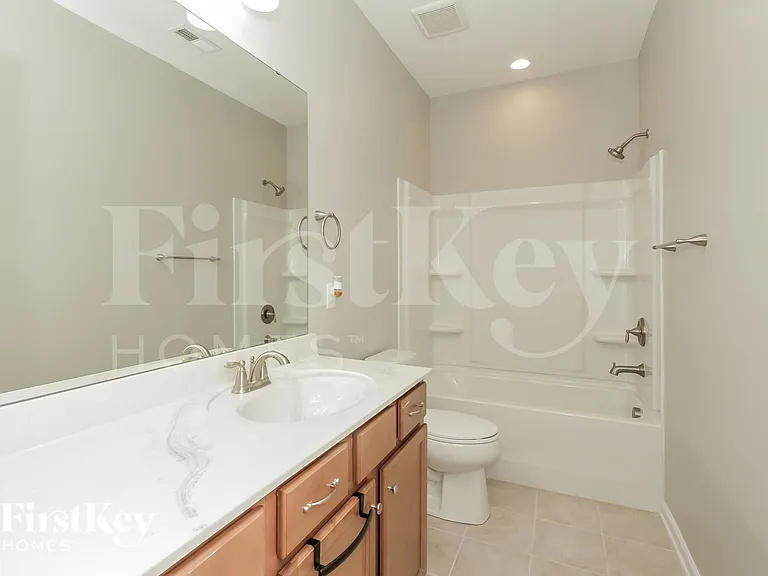 7724 Meridale Forest Dr — Photo 13