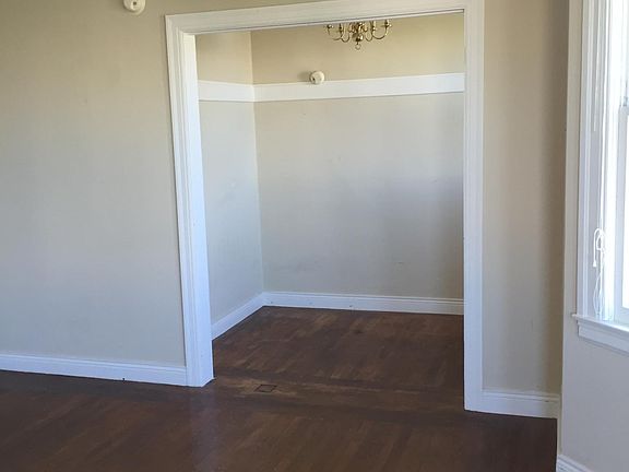 3rd image of 2450 Chestnut St APT 3
