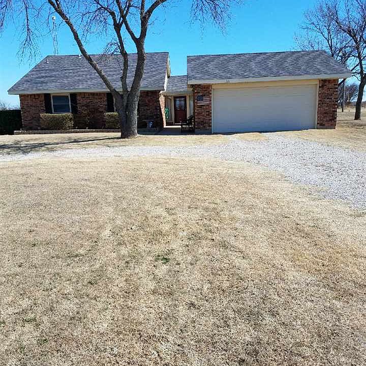 2nd image of 361 SE Powers Rd