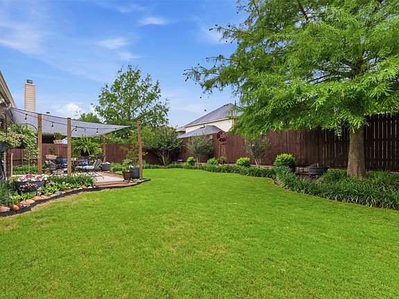 3rd image of 712 Mist Flower Dr