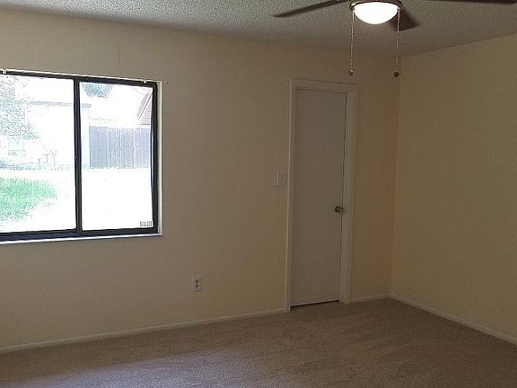 5th image of 198 Pine Knoll Ct