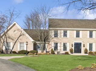 410 Shagbark Ct, Barrington, IL 60010