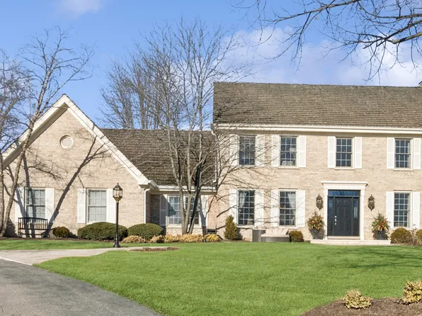 410 Shagbark Ct, Barrington, IL 60010