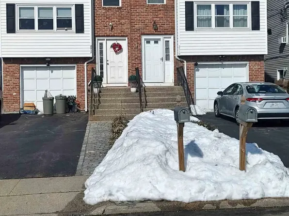(undisclosed Address), Seaford, NY 11783