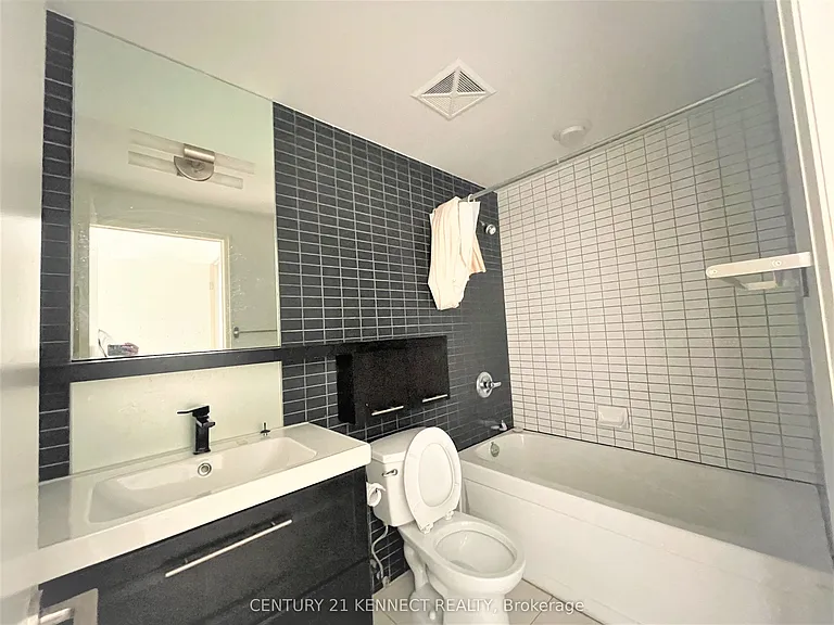 21 Carlton St #610 — Photo 11