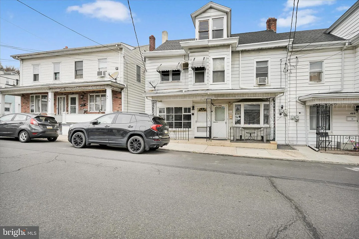 466 N North St photo 1