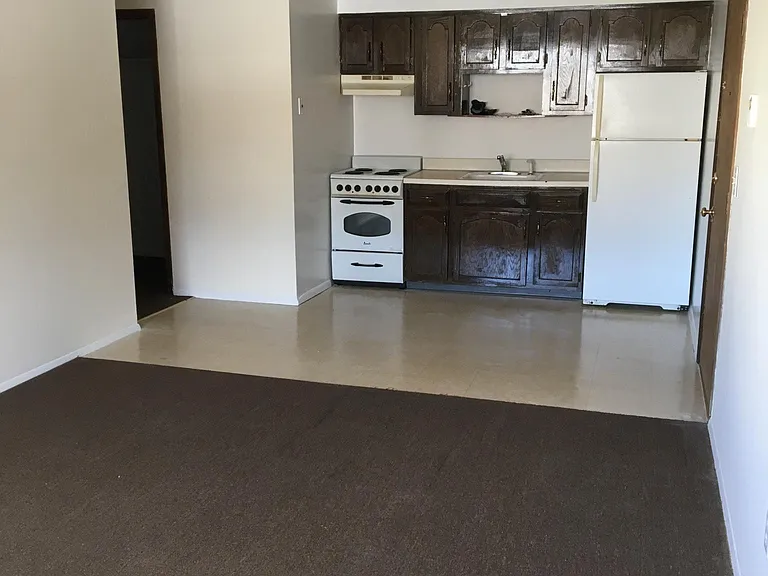 17 Kiel Ave — Photo 3