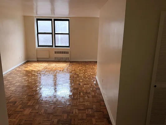 Rented by Zev Pollack Co LLC | media 23