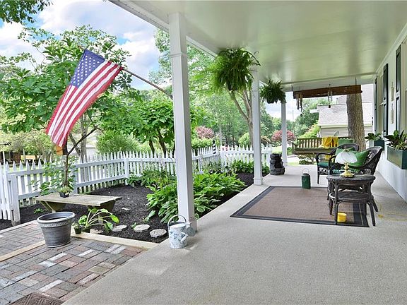 3rd image of 8561 Black Oak Dr NE