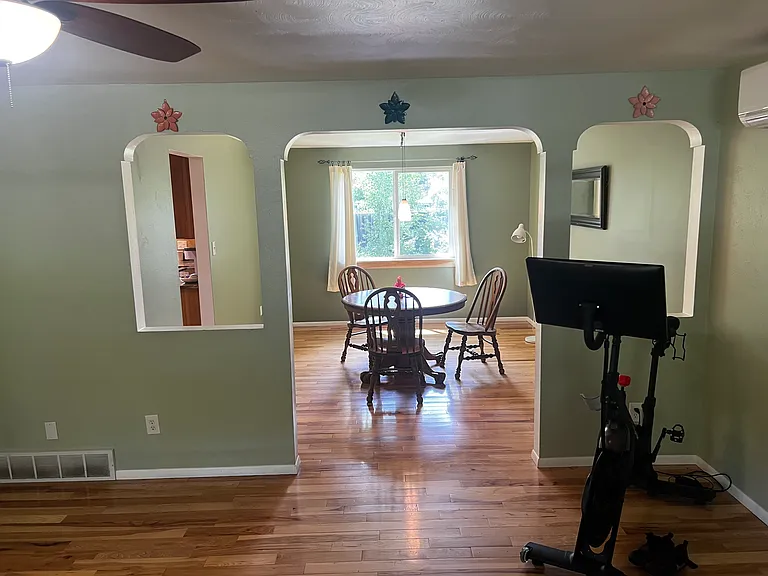 901 Sycamore Ave — Photo 3