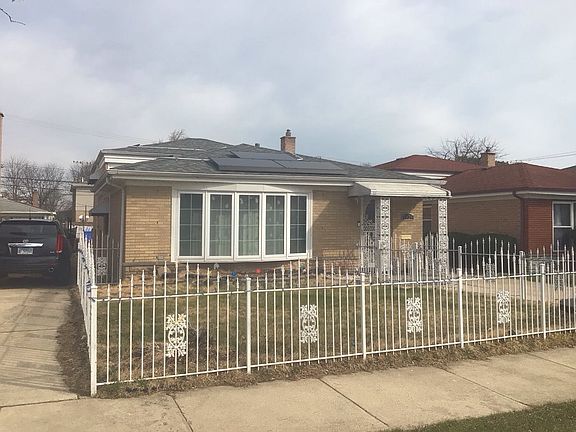3rd image of 1028 W 107th Pl