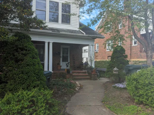 816 W 11th St APT A, Waynesboro, VA 22980