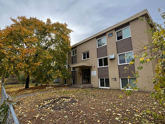 2nd image of 3220 Portland Ave APT 202