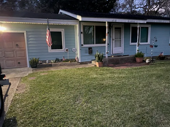 2508 N Houston Dr, La Marque, TX 77568