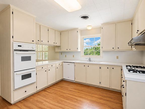 5th image of 177 Waverly Rd
