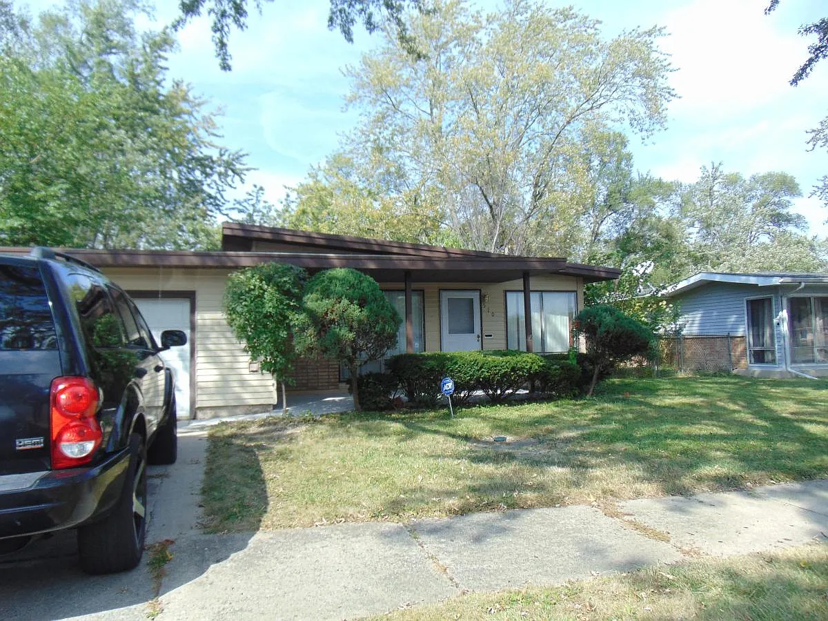 512 Wildwood Dr photo 1