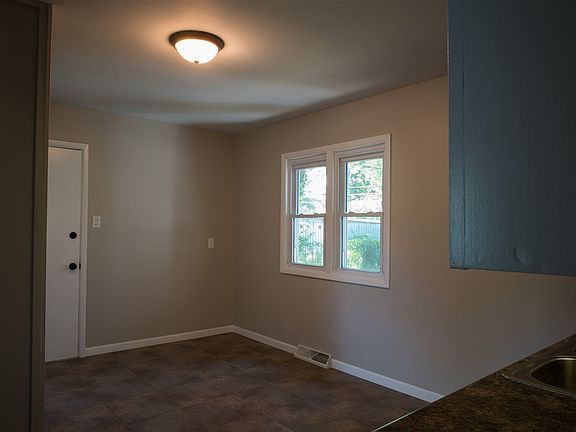5th image of 145 Michigan Dr