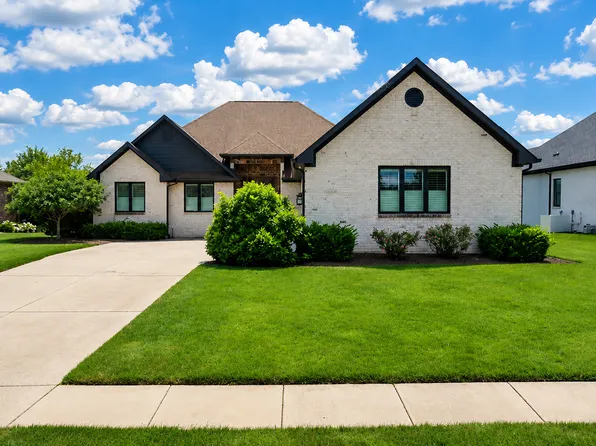 1772 Calvert Farms Dr, Greenwood, IN 46143