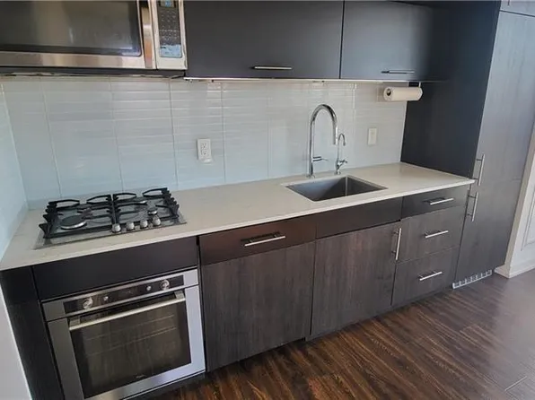 205 Manning Ave #415, Toronto, ON M6J 0E2