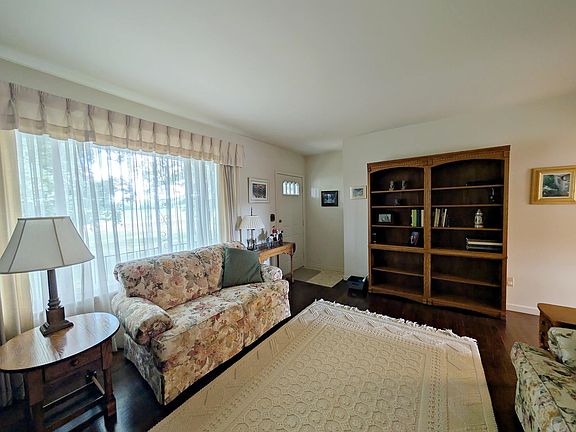 5th image of 1415 Nichols Rd
