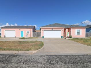 1019 S Church St, Rockport, TX 78382