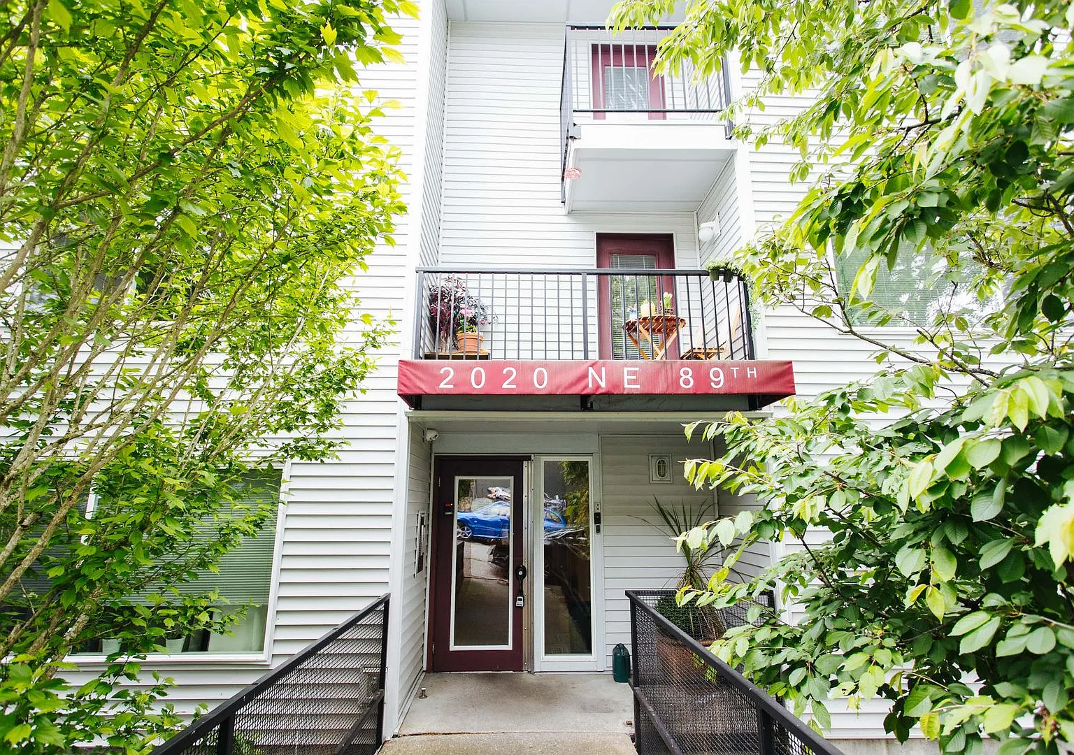 Maple Leaf Residences — Photo 1