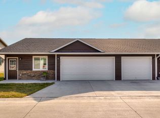 1118 Shirley Ln, Storm Lake, IA 50588