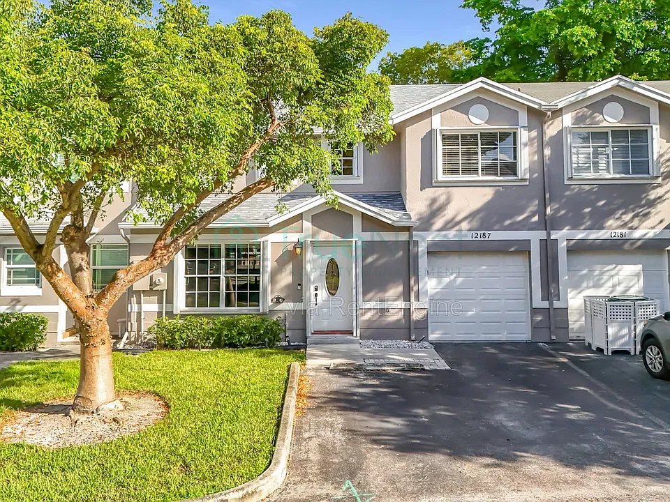 12187 SW 49th Ct