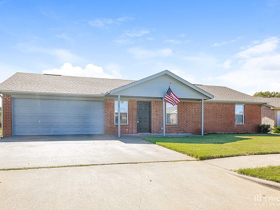 2nd image of 4303 Sheldon Dr