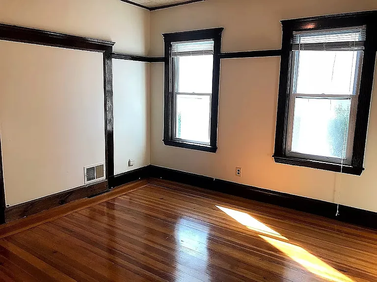 28 Litchfield St #4 — Photo 3