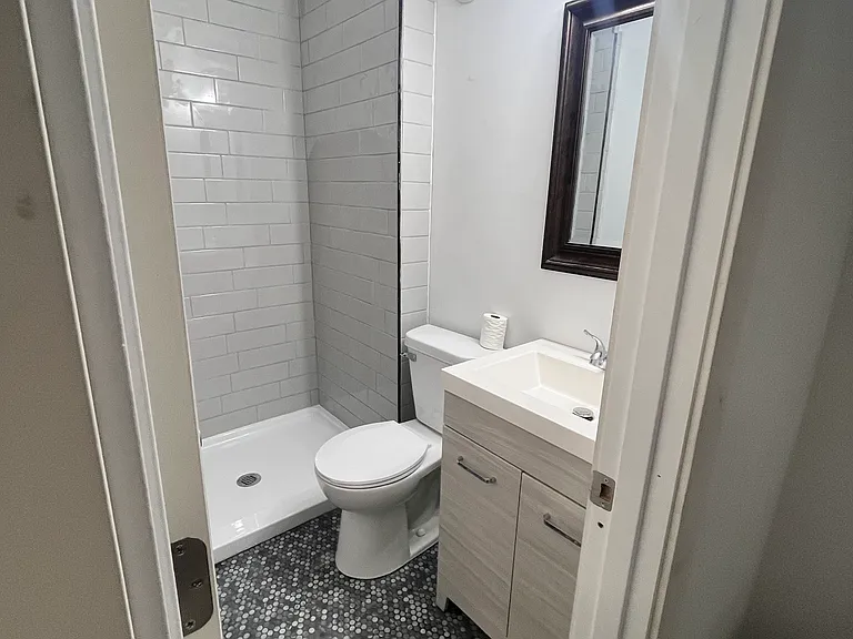 506 Hill Ave #B — Photo 3