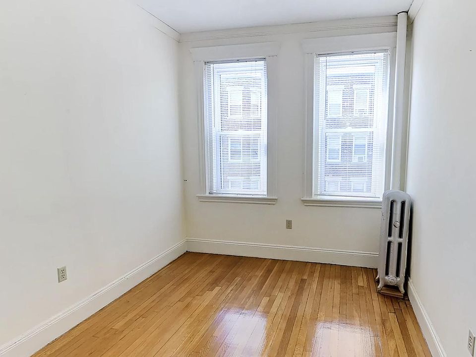 2nd image of 28 Queensberry St #7N