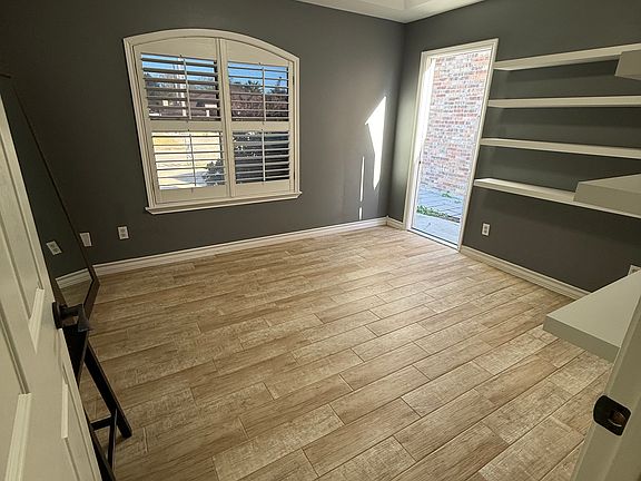 3rd image of 112 Broadcrest Dr #1