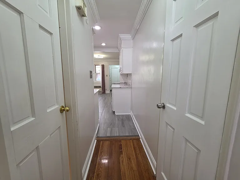 2052 E 60th St #1 — Photo 12