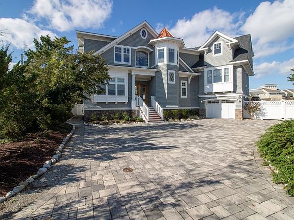 3rd image of 237 Oceana Dr