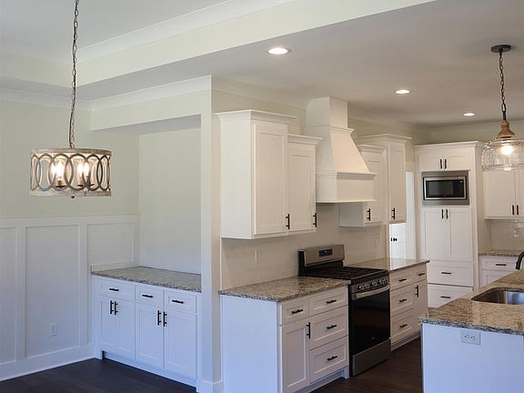 5th image of 5111 Spring Creek Dr