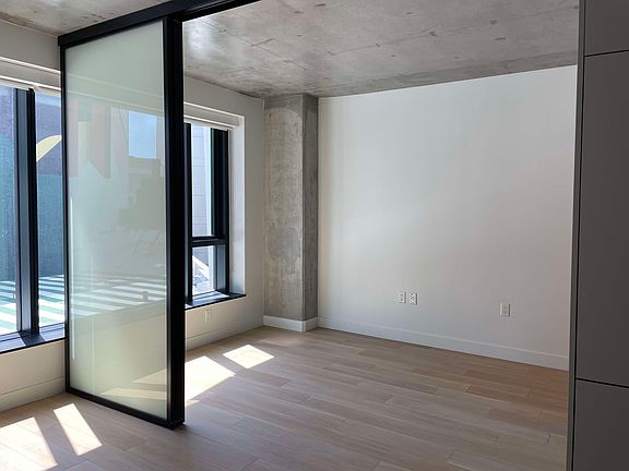 4th image of 960 Market St #419