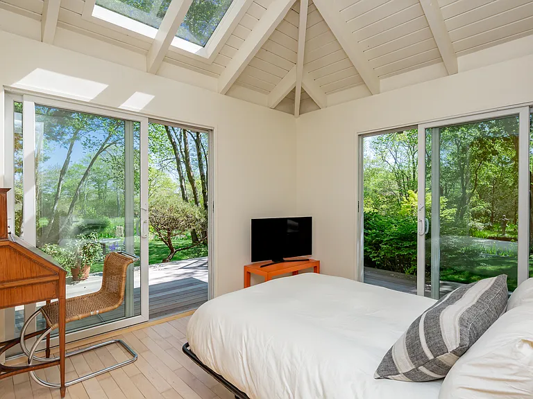 209 Old Stone Hwy — Photo 8