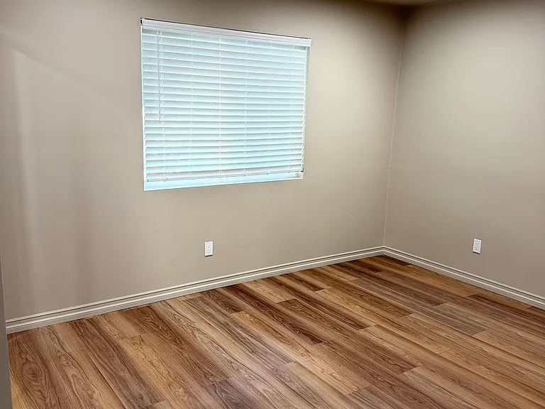 937 Cypress Ave — Photo 9