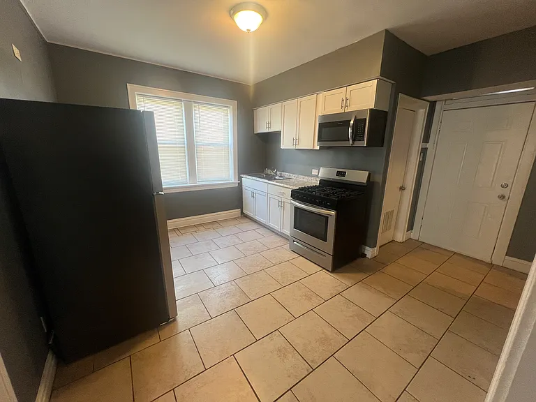 6601 S Washtenaw Ave #1W — Photo 8