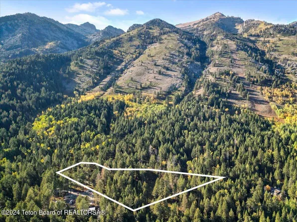 6830 Sublette Woods Rd, Teton Village, WY 83025