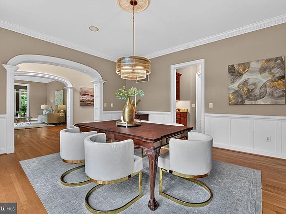 4th image of 10507 Oakton Ridge Ct