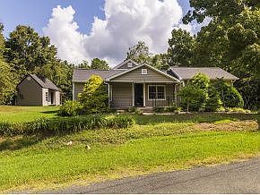 1st image of 2660 White Ln