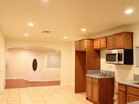 5th image of 1044 E Baseline St