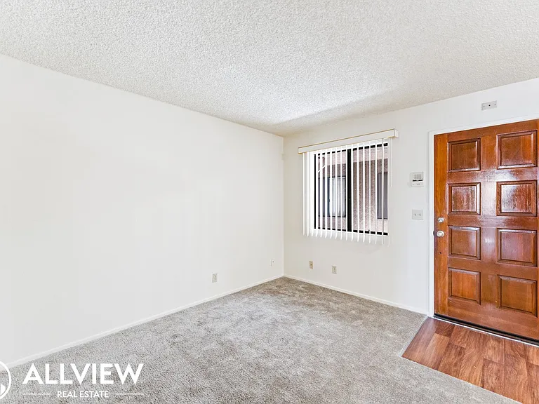 202 East 16th Street — Photo 3
