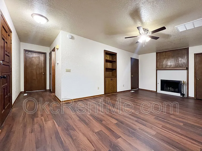 6801 Chisholm Ct — Photo 21